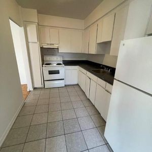 2 CH - 1 SDB - St-Laurent - $1,695 /mo - Photo 2