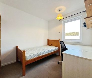 Harry Barber Close, NR5 9DY - Photo 3