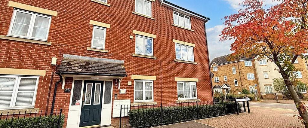 2 bedroom ground floor flat to rent - Photo 1