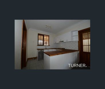 Two Bedroom Townhouse Brand New Modern Kitchen & Brand New Carpet T... - Photo 4