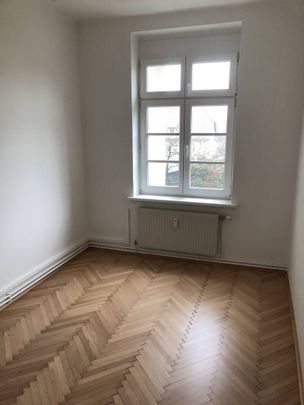 SANIERTER FAMILIENHIT! Leistbare 4 Zimmer Wohnung mit Balkon - Photo 1