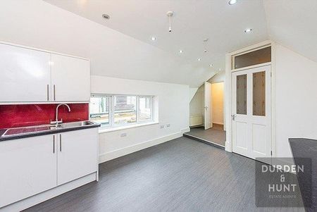 Chigwell Road, Woodford Green - Photo 2