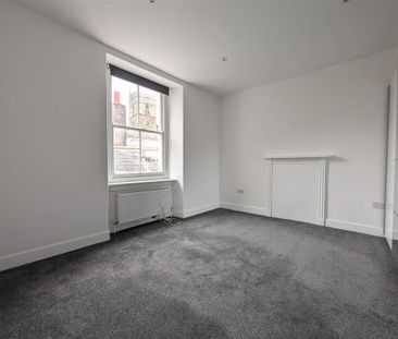4 bedroom apartment to rent - Photo 2