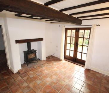 2 bedroom character property to rent - Photo 1