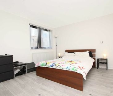 Westferry Road - Photo 1