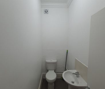 1 bedroom house of multiple occupation to rent - Photo 6