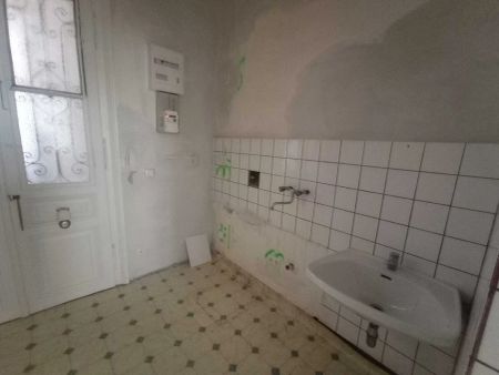 kleine Hauptmietwohnung (KAT D) mit Gangtoilette in einem Stilaltbauhaus - Nähe Matzleinsdorferplatz gelegen! - Photo 4