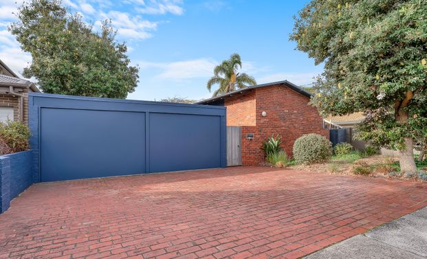 8 Cromer Road, Beaumaris VIC 3193 - House For Rent | Domain - Photo 1