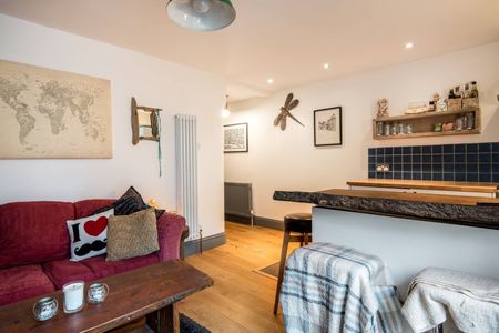 1 Bed Flat, Argyle Road, BN1 - Photo 2