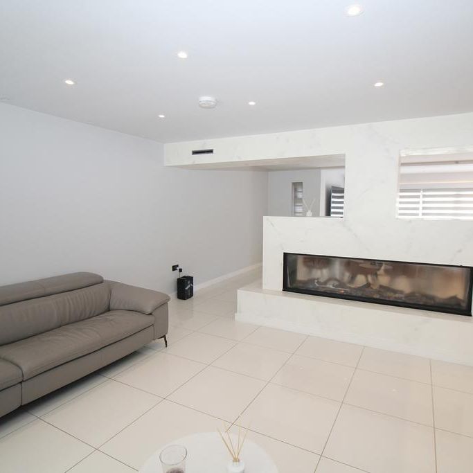 4 bedroom detached house to rent - Photo 1