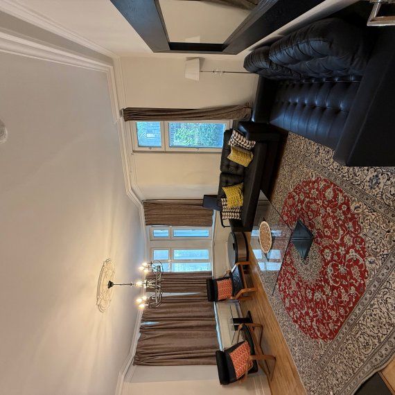 Manor House - Photo 1