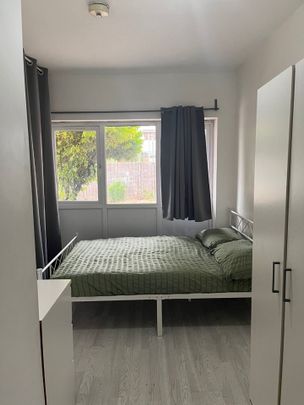 Room in a Shared House, Hilda Road, E16 - Photo 1