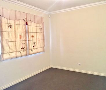 Huge House and Close to Curtin University and Westfield Carousel @$... - Photo 6