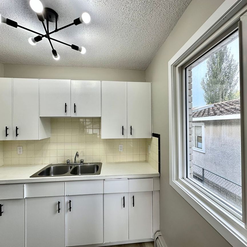 Stratford Apartments - Photo 1