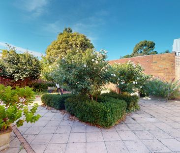 For Rent | Character-Filled Californian Bungalow with Garden Oasis ... - Photo 5