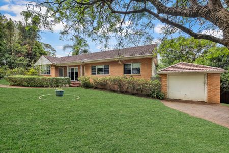 Charming Family Home in Highly Sought After Street - Photo 3