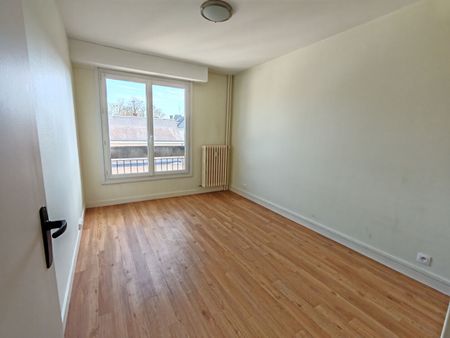 Location Appartement 3 pièces 71m² - Photo 3