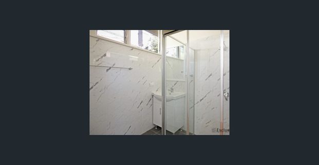 HANDY LOCATION - Photo 1