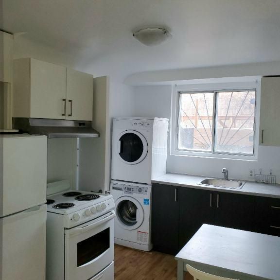 3.5 logement Demi sous sol Elec.inclus Villeray - Photo 1