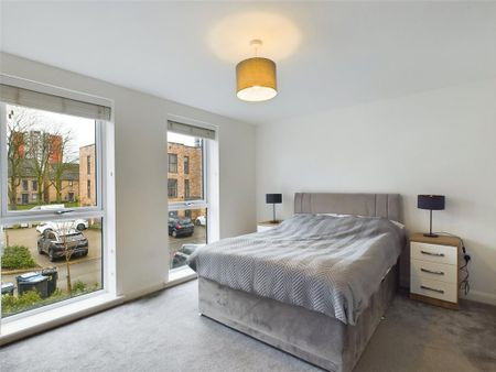 4 bedroom apartment to rent - Photo 4