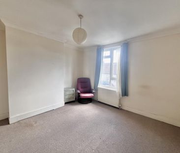 2 bedroom semi-detached house to rent - Photo 5