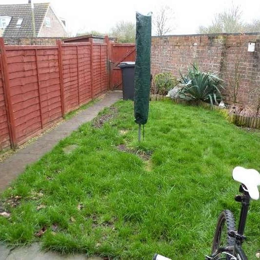 Larksfield, Covingham, Swindon, SN3 - Photo 2