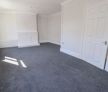 3 bedroom maisonette to rent - Photo 4