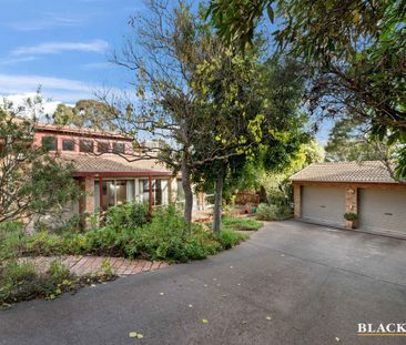 Charming Four-Bedroom Home in Isaacs - Photo 1
