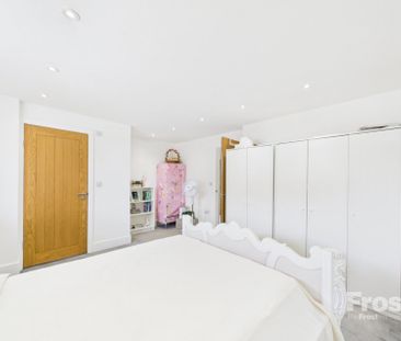 Britwell Road, Burnham, Bucks,SL1 - Photo 3