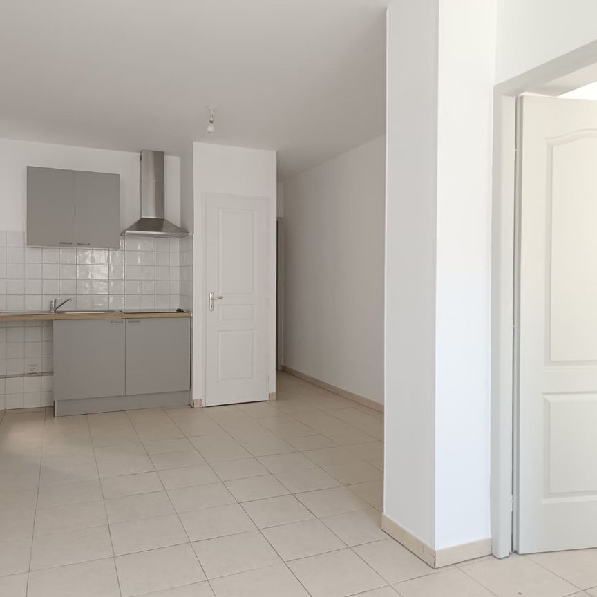 Location Appartement 3 pièces 43m² NARBONNE 11100 - Photo 1