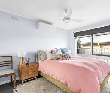 Immaculate Unit in the heart of Geelong West - Photo 3