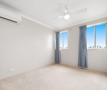 Unit 4/31 Ninth Avenue, Coorparoo. - Photo 1