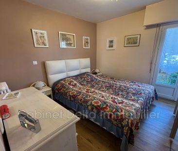 Location Appartement 3 pièces 70m² SANARY SUR MER 83110 - Photo 6
