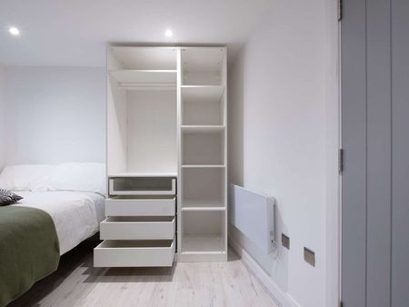 Apt 2, Aberdeen House Room 1 - Photo 5