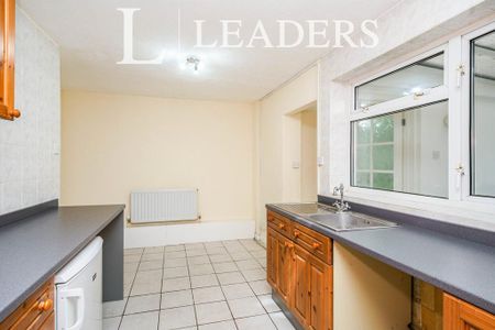 3 bedroom terraced house to rent - Photo 3