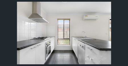 Stylish and Modern Easy Living in a Prime Location in Truganina! - Photo 5