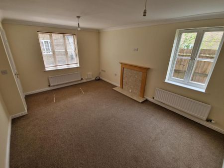 2 bedroom semi-detached house to rent - Photo 2
