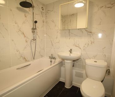 2 Bedroom Flat - Ground Floor To Let - Photo 3
