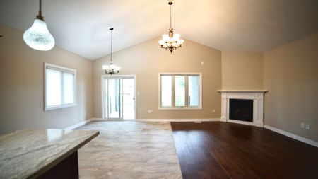 For Lease - 7135 Optimist Lane, Niagara Falls, Ontario - Photo 4