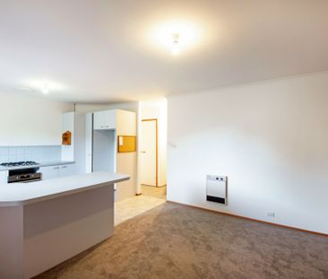 Neat Three Bedroom Townhouse - Photo 6