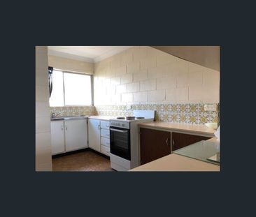 5/36 Clayton Street, Hermit Park, Qld 4812 - Photo 1