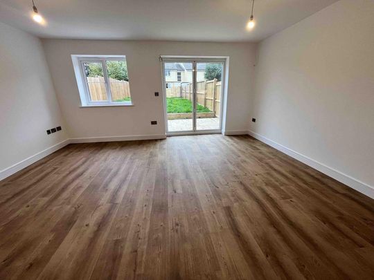 3 bedroom semi-detached house to rent - Photo 1