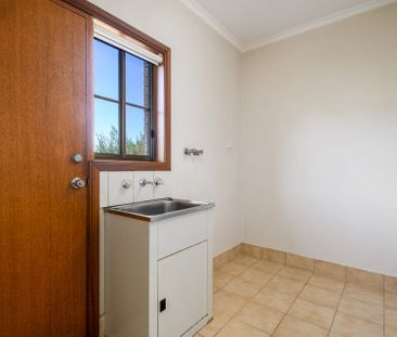 Spacious 2 bedroom unit - Photo 1