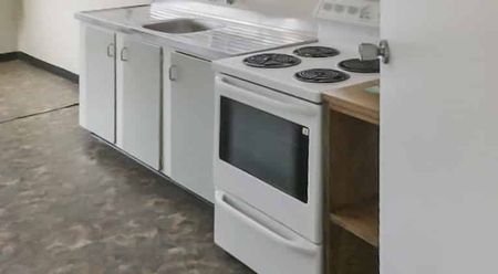 MAYFAIR - 3 BEDROOMS - Photo 3