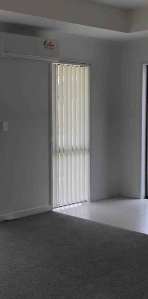 SPECIAL OF THE WEEK. One weeks free rent to ap... - Photo 1