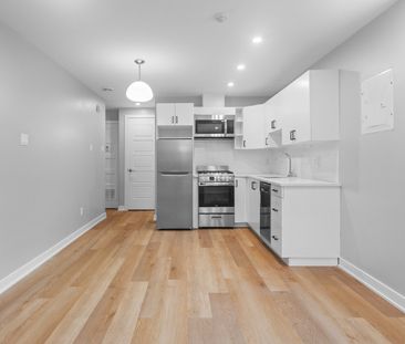 689 Churchill Avenue North - LL03 - Photo 3