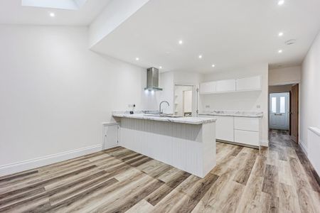 3 bedroom terraced house to rent - Photo 5