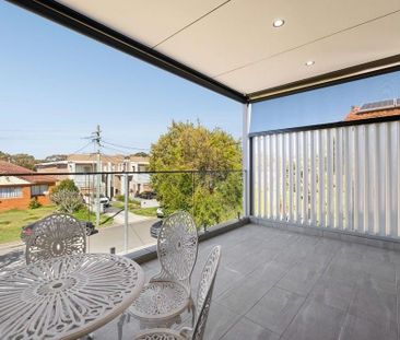 Luxuriously Designed, Stylish And Sun Kissed Executive Style Four B... - Photo 3