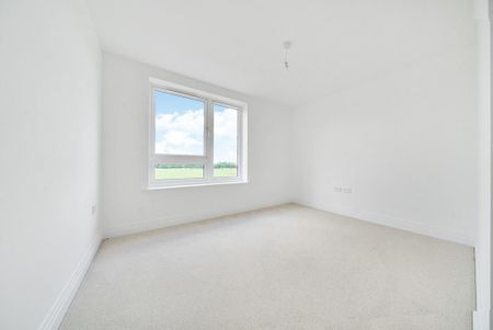 4 bedroom detached house to rent - Photo 4