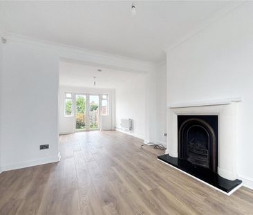 3 bedroom end of terrace house to rent - Photo 2